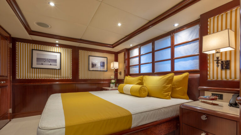 Starboard Guest Stateroom King