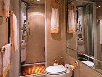 Stella of the North - Guest Bathroom