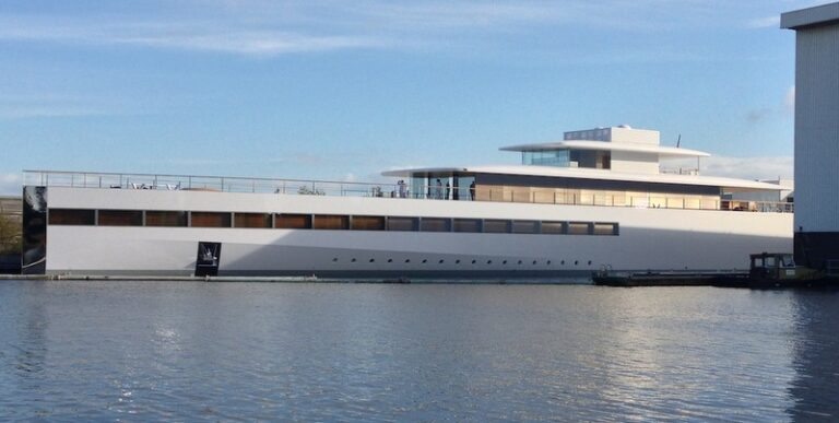Suepryacht VENUS Photo Courtesy of OneMoreThing.nl 001