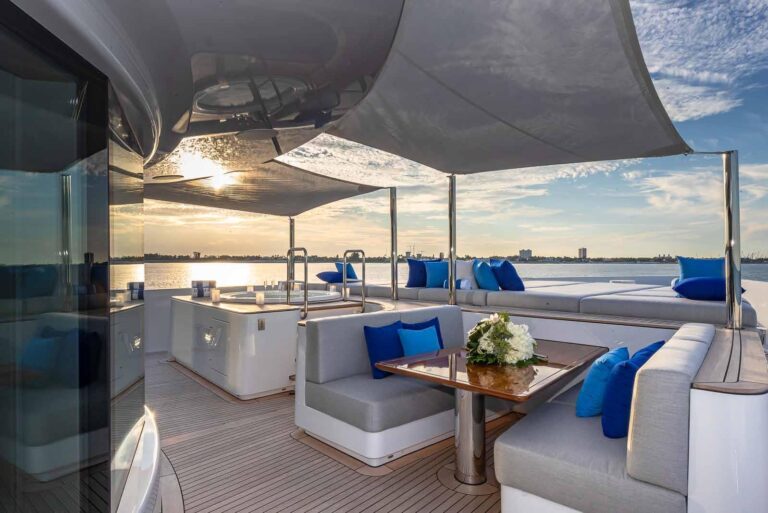 Sun Deck Jacuzzi And Pads