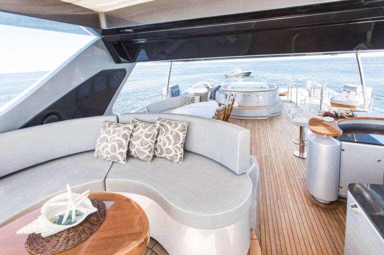 Sun Deck Seating - Flybridge