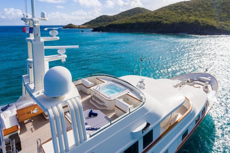 Sun Deck With Jacuzzi