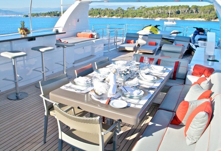 Sundeck Dining Alfresco