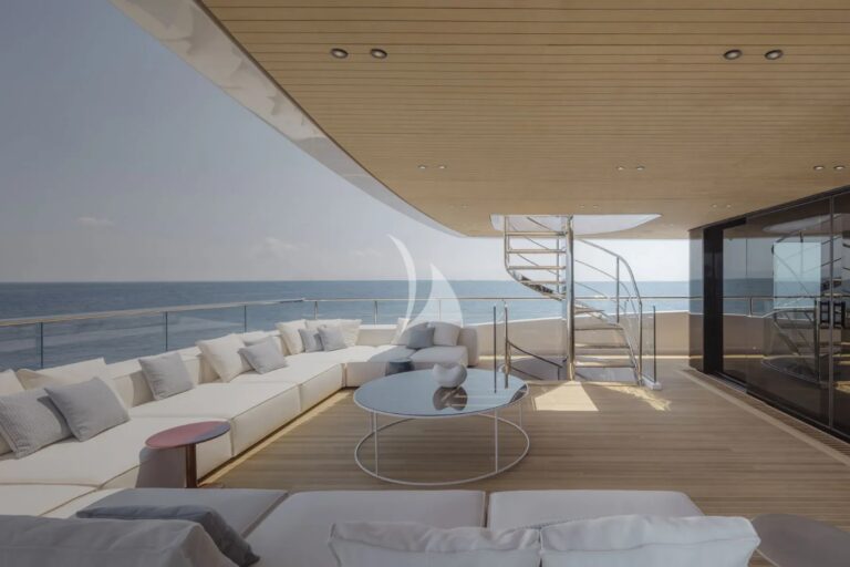 Sundeck With Salon Area