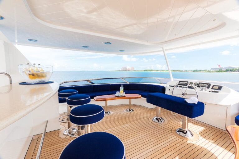 Sundeck Bar