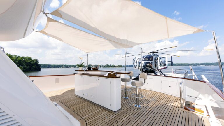Sundeck Bar With Helipad