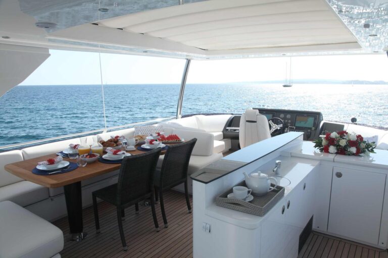 Sundeck Dining