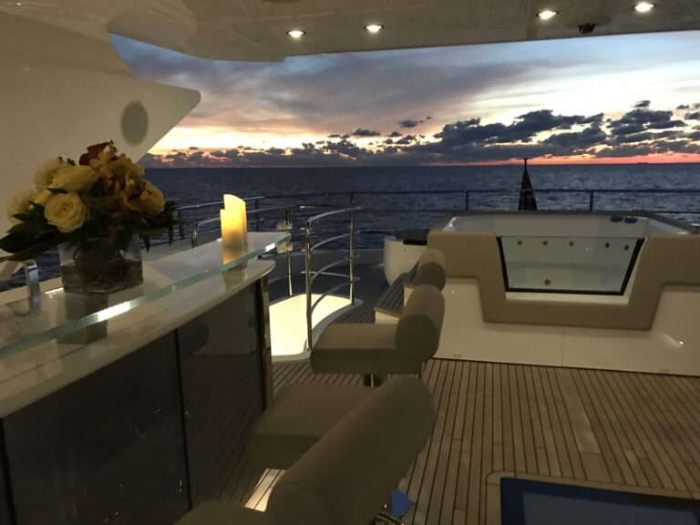 Sundeck Looking Aft To Tub