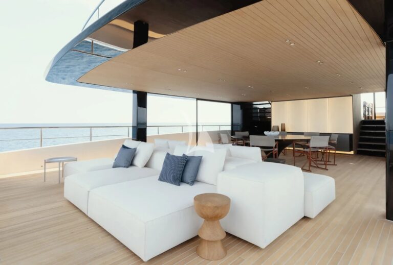 Sundeck With Salon Area