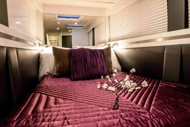 Sunreef 62 Cat FIREFLY -  Guest Cabin 3