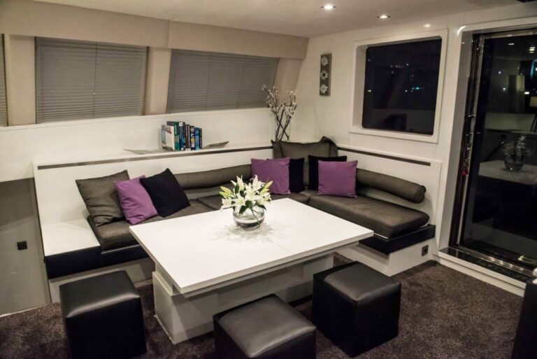 Sunreef 62 Cat FIREFLY -  Salon Dining
