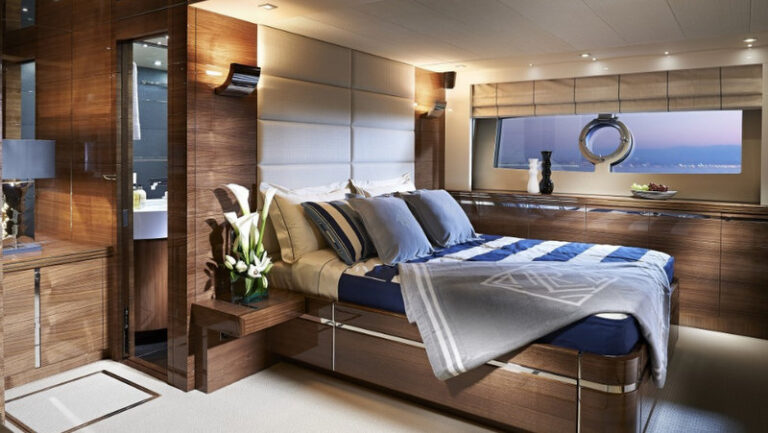 Sunseeker 80 Sport Yacht - Cabin