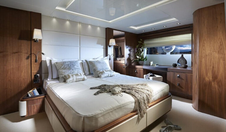 Sunseeker 86 Yacht - Cabin