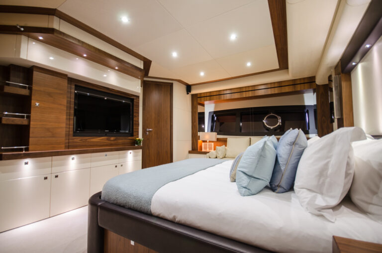Sunseeker OASIS - Master cabin