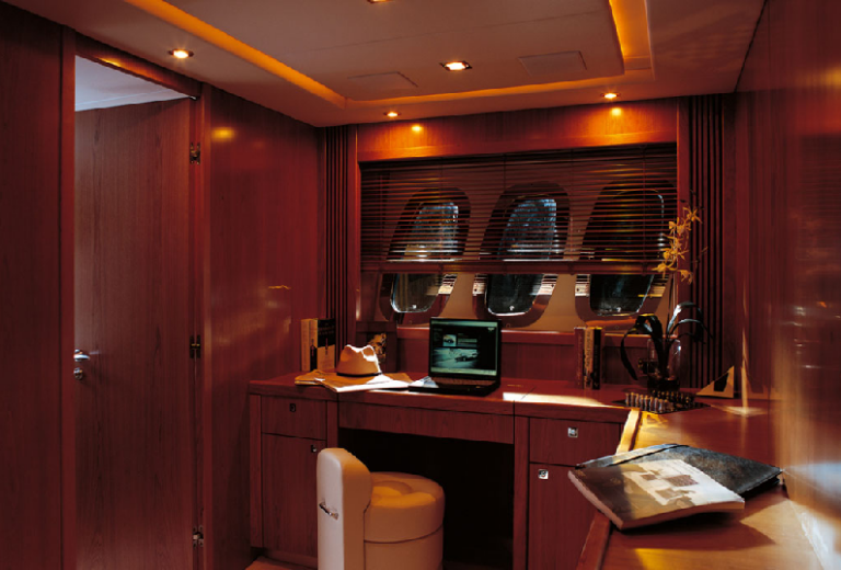 Sunseeker Predator 108 Owners Study