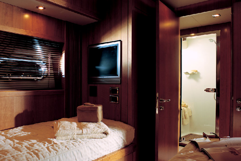 Sunseeker Predator 108 Port Twin Guest Cabin
