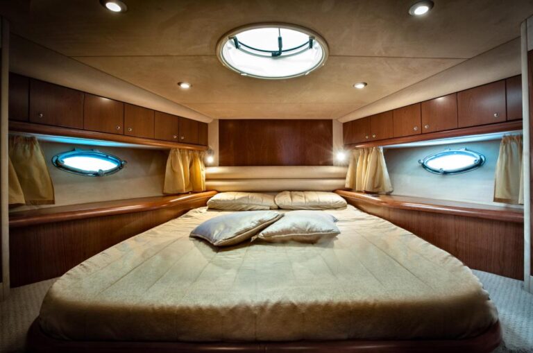 Sunseeker Predator 61 LEO -  VIP Cabin