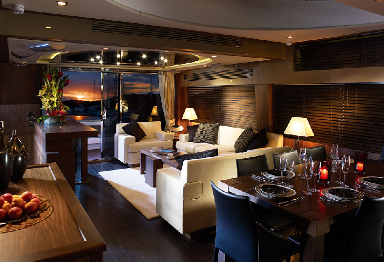 Sunseeker Predator 92 Sport - Main Salon