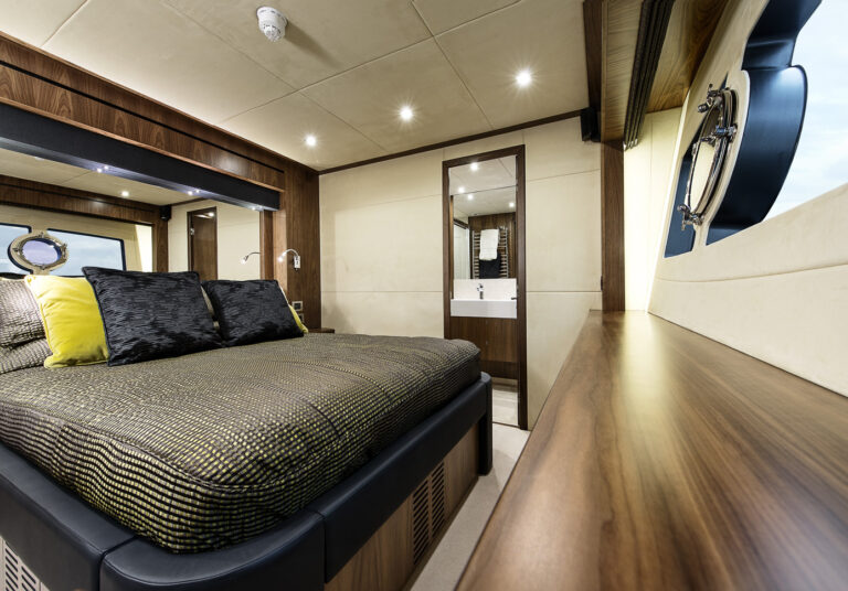 Sunseeker TWENTY EIGHT - Guest cabin