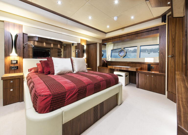 Sunseeker TWENTY EIGHT - Master stateroom