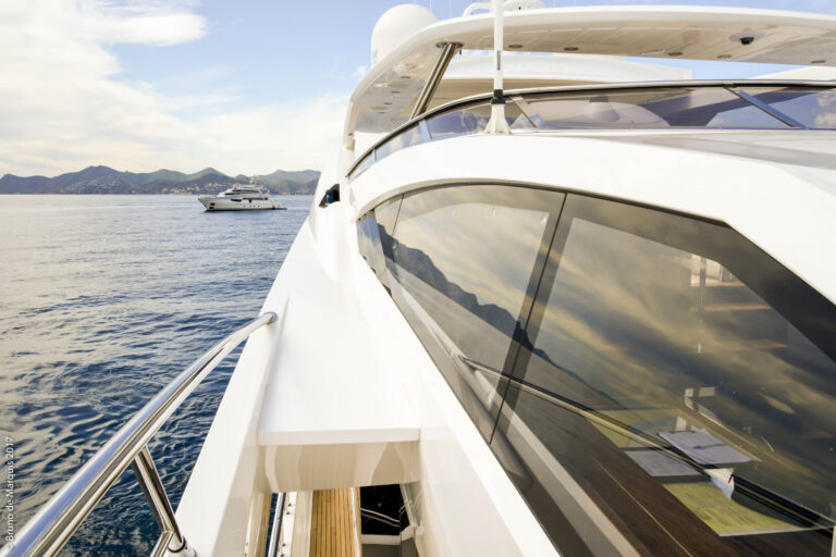Sunseeker Yacht LOST BOYS - Deck