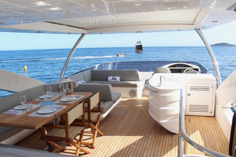 Sunseeker Motor Yacht MIA - Sundeck