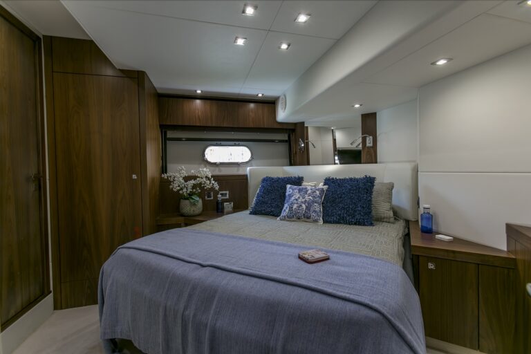 Sunseeker yacht 73M - Double cabin