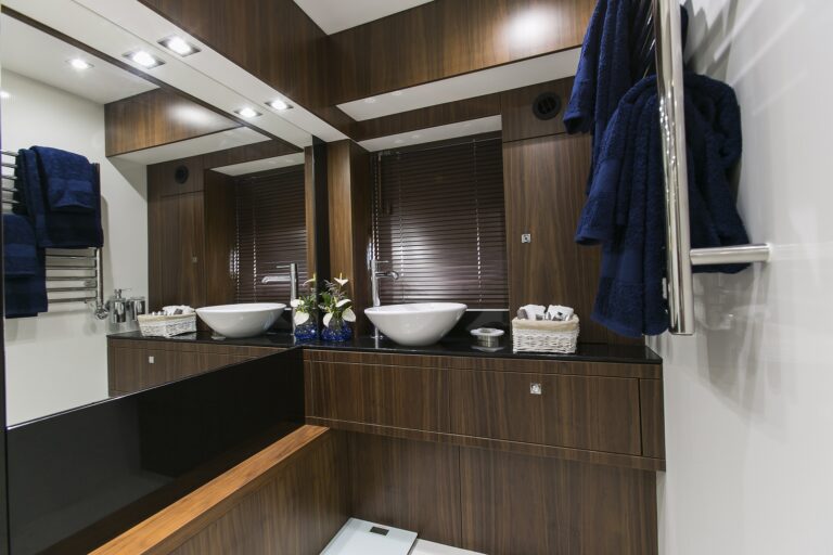Sunseeker yacht 73M - Ensuite