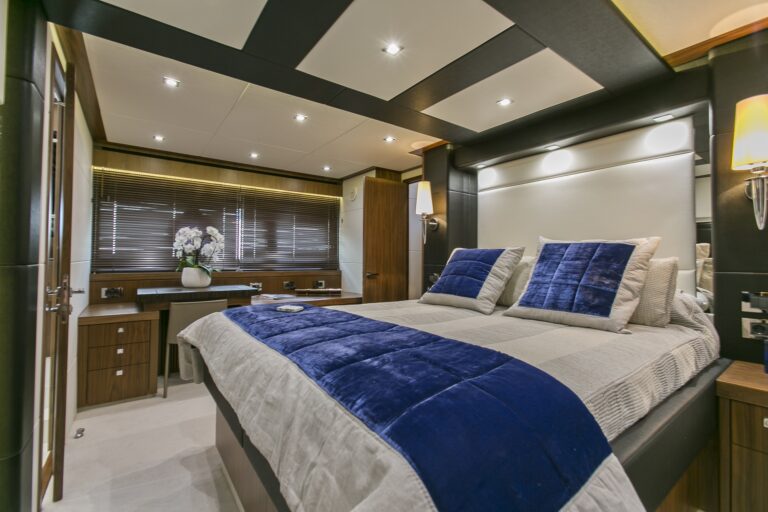 Sunseeker yacht 73M - Master view