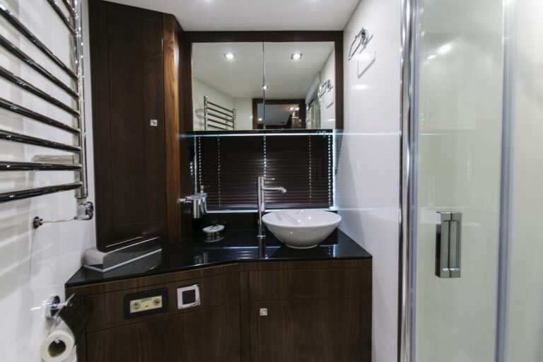 Sunseeker yacht 73M - VIP ensuite