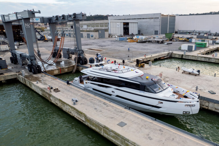 EXTRA Yachts