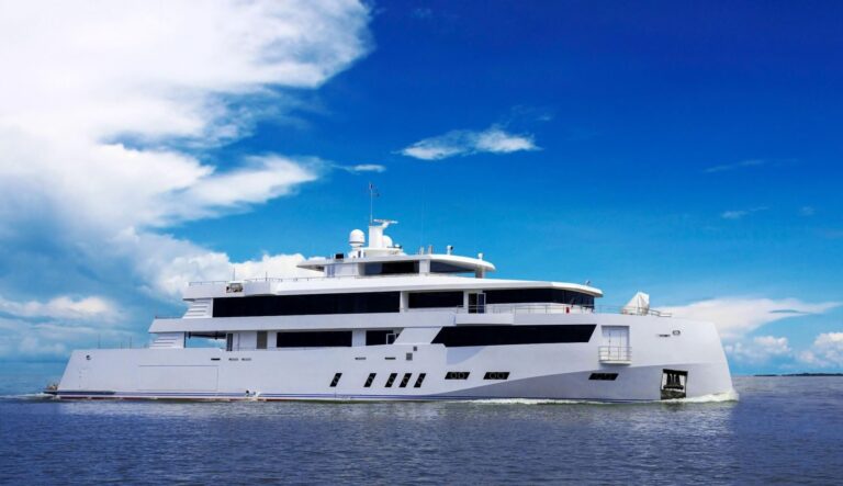 Super Yacht WHITE PEARL