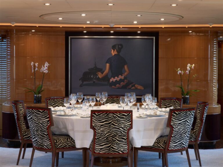 Superyacht 360 -  Formal Dining