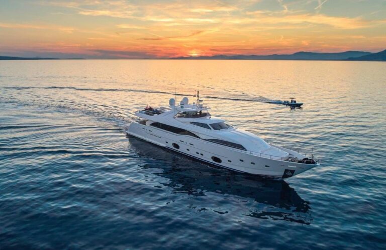 Superyacht ACCEPTUS