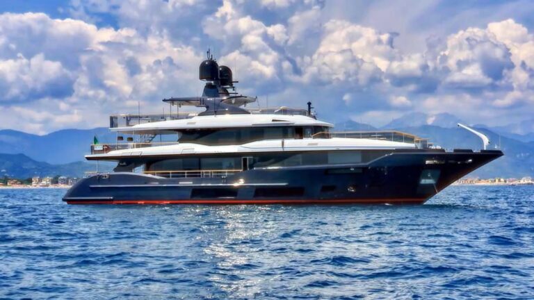 Superyacht ADVA