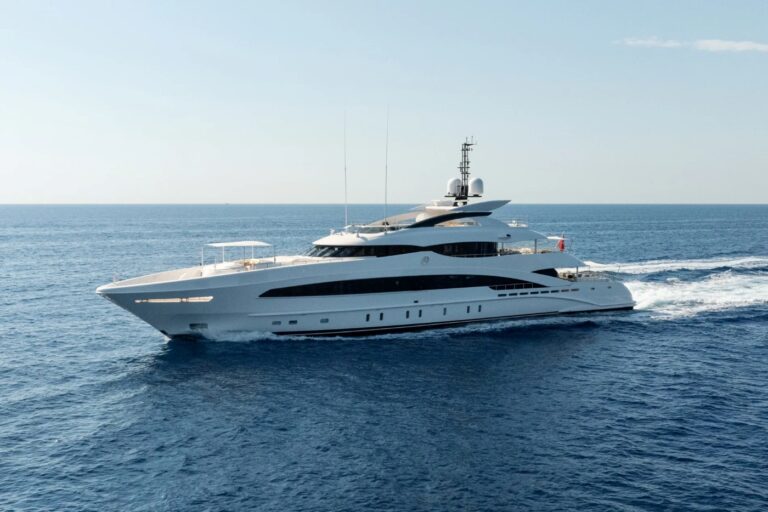 Superyacht ALTAIR