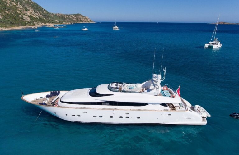 Superyacht AMAYA