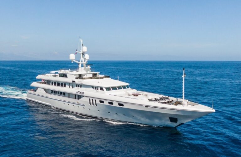 Superyacht APOGEE