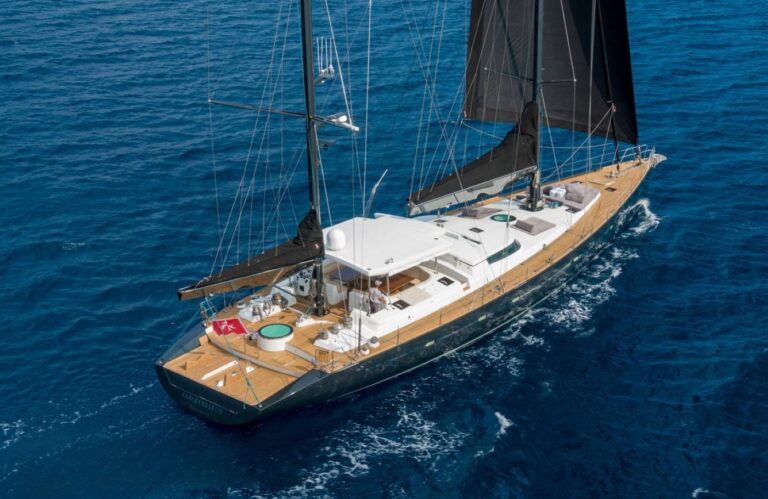 Superyacht ASHLEYROSE