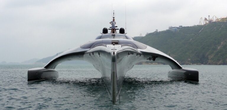 Superyacht Adastra - bow