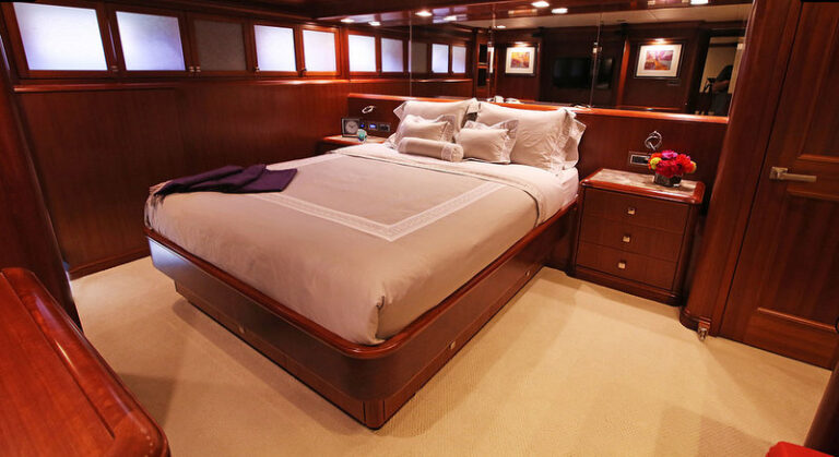 Superyacht Aurora - aft stateroom