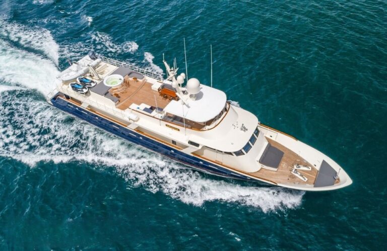 Superyacht BLU