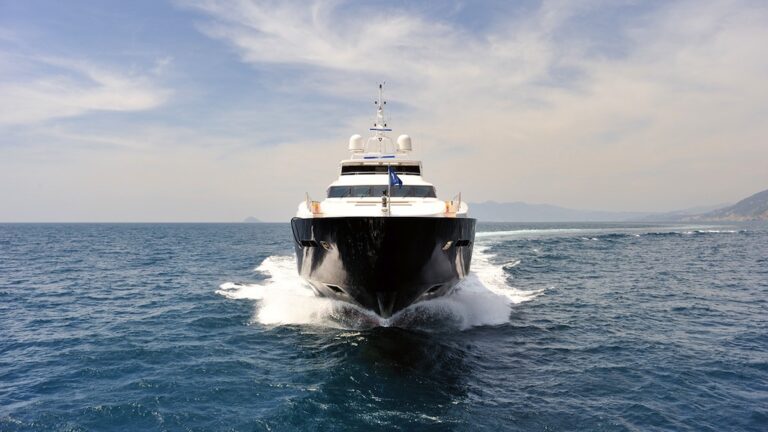 Superyacht BURKUT