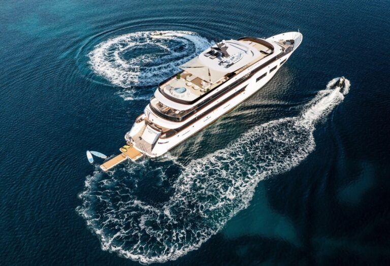 Superyacht Black Swan