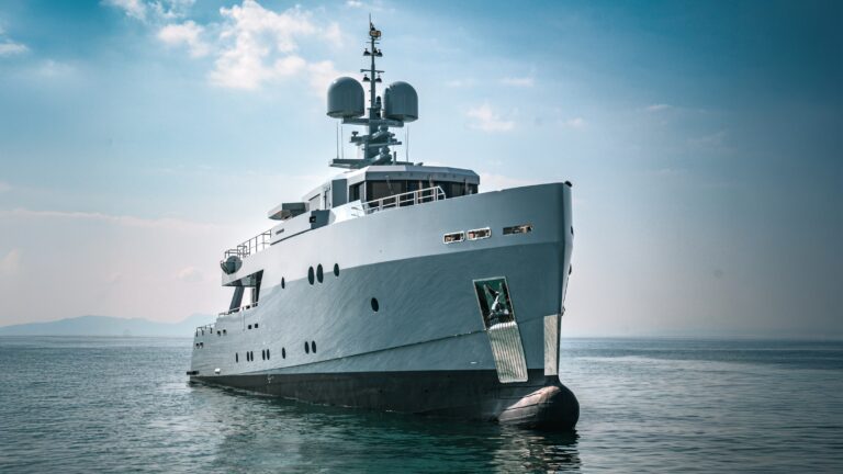 Superyacht CARMEN