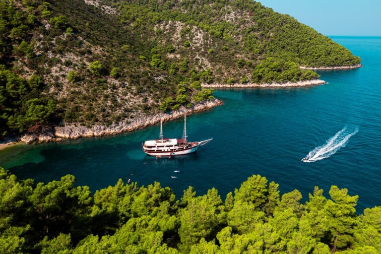 Superyacht CESARICA