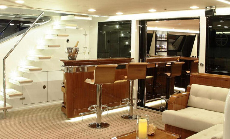 Superyacht Clan VIII - Bar