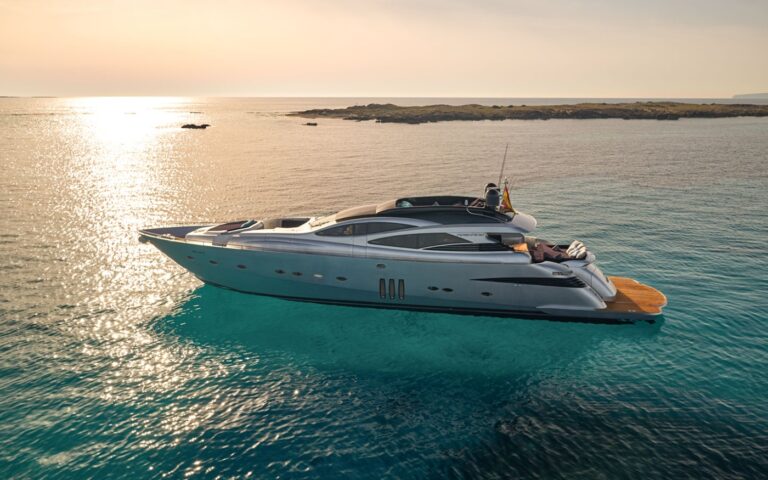 Superyacht DANZAS