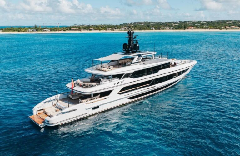 Superyacht DAYBREAK