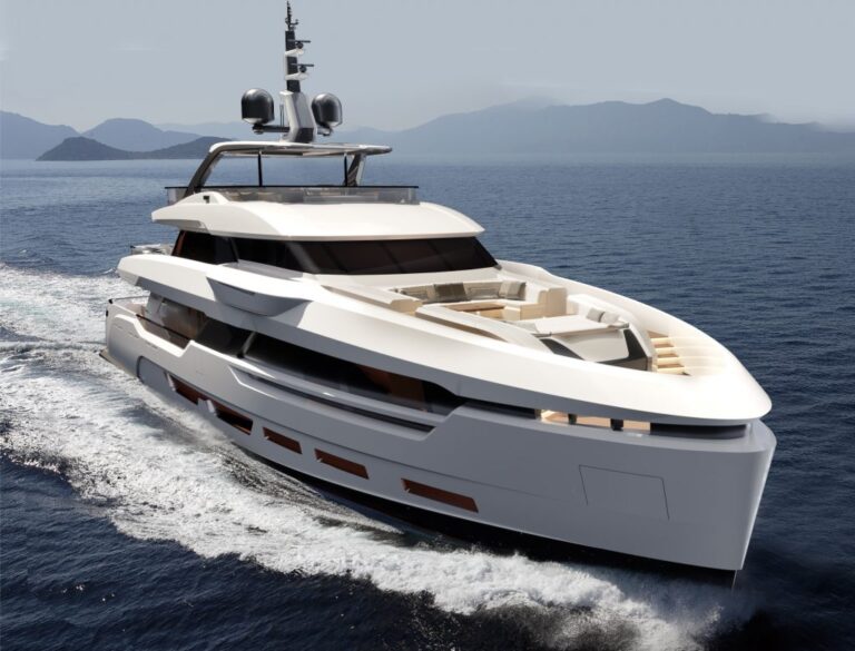 Superyacht DOM 123